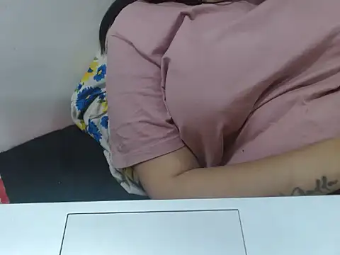 Snapshot of Nataliya_Singh chatting on 19, 4, 2026 Nataliya Singh online show from 19, 4, 2026