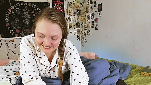 WonderConnie1 online show from 28, 9, 2025