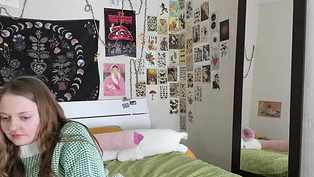 WonderConnie1 online show from 4, 11, 2025