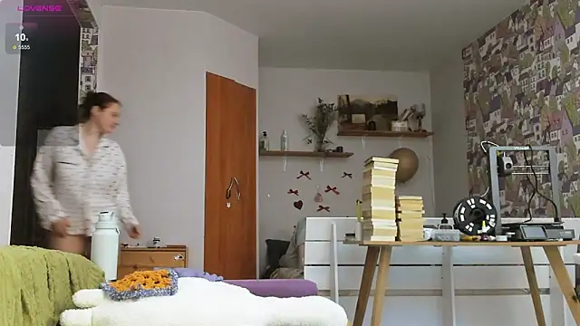 WonderConnie1 online show from 24, 2, 2026