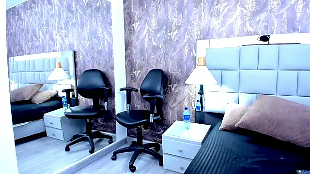 yiyisandoval online show from 24, 9, 2025