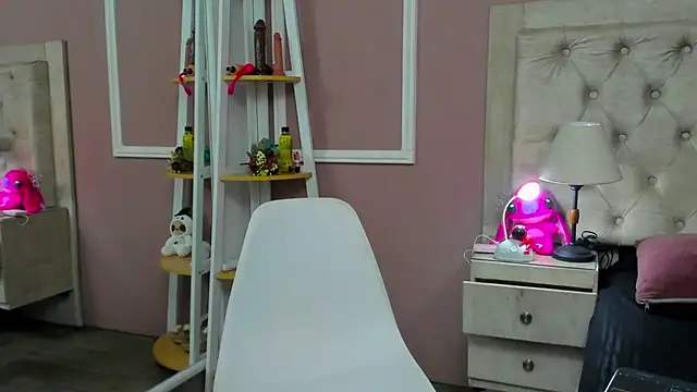 yiyisandoval online show from 4, 12, 2025