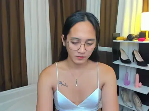 Snapshot of URHottestAngel chatting on 19, 9, 2025 URHottestAngel online show from 19, 9, 2025