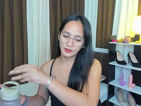 Snapshot of URHottestAngel chatting on 15, 9, 2025 URHottestAngel online show from 15, 9, 2025