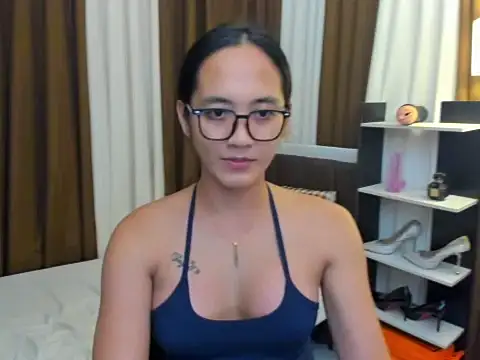 Snapshot of URHottestAngel chatting on 2, 12, 2025 URHottestAngel online show from 2, 12, 2025