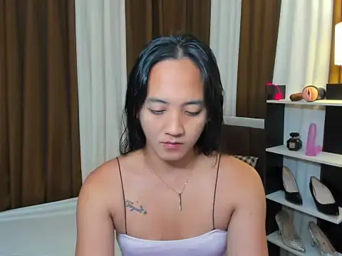 Snapshot of URHottestAngel chatting on 9, 11, 2025 URHottestAngel online show from 9, 11, 2025