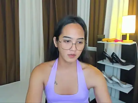 Snapshot of URHottestAngel chatting on 11, 9, 2025 URHottestAngel online show from 11, 9, 2025