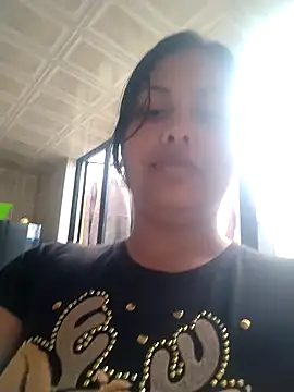 Snapshot of Alessandraa- chatting on 2, 6, 2026 Alessandraa- online show from 2, 6, 2026