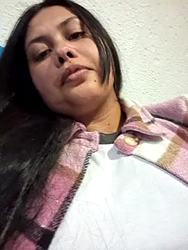 Snapshot of Alessandraa- chatting on 9, 6, 2026 Alessandraa- online show from 9, 6, 2026