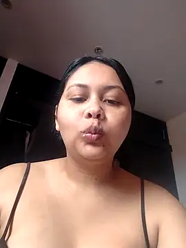 Snapshot of Alessandraa- chatting on 14, 5, 2026 Alessandraa- online show from 14, 5, 2026