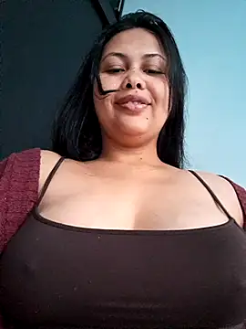 Snapshot of Alessandraa- chatting on 13, 5, 2026 Alessandraa- online show from 13, 5, 2026
