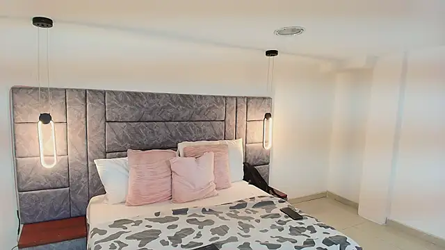 Dakota Megan 69 online show from 7, 4, 2026