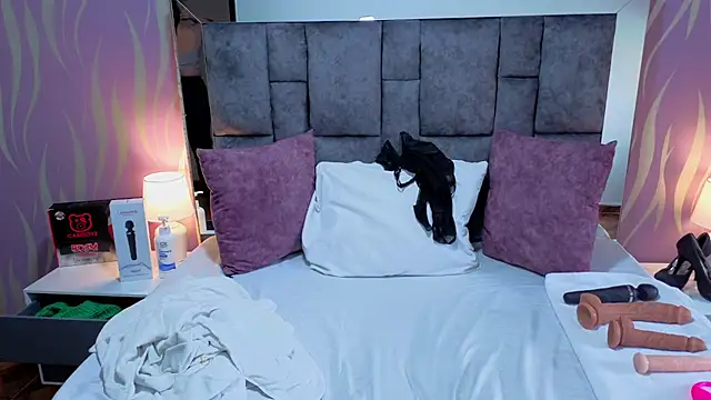 SamanthaPaImer online show from 13, 9, 2025