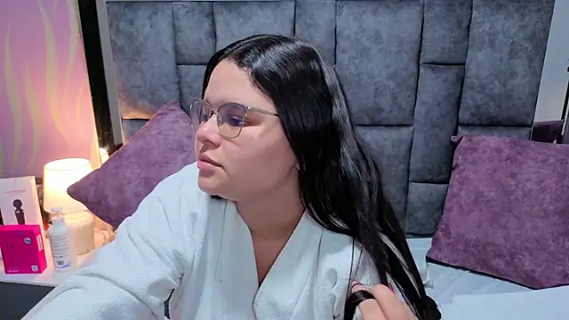 SamanthaPaImer online show from 8, 10, 2025