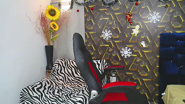 miss leidy  online show from 27, 11, 2025