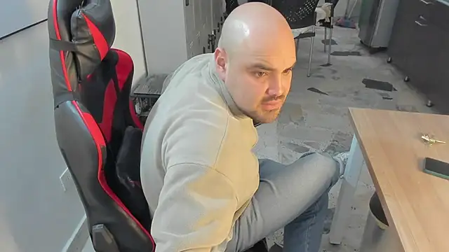 ElianCrow online show from 28, 11, 2025