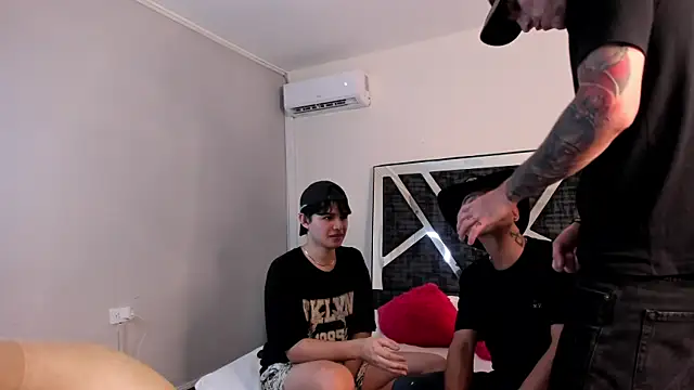 Handsomeboyss19 online show from 8, 10, 2025