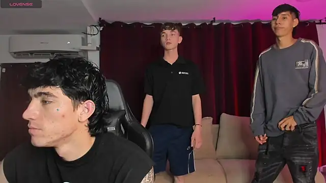 Handsomeboyss19 online show from 30, 9, 2025