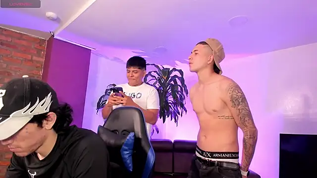 Handsomeboyss19 online show from 28, 11, 2025