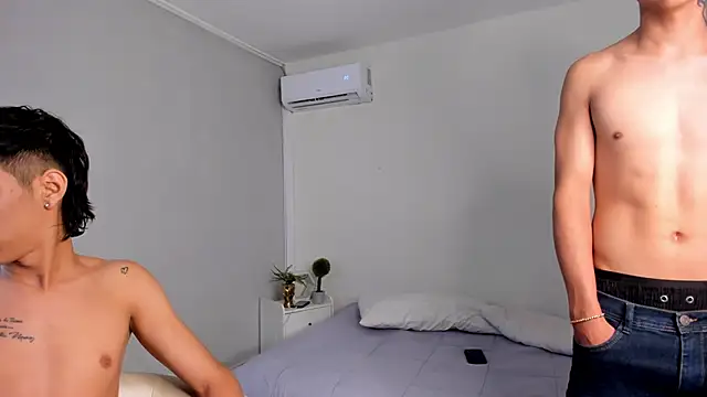 Handsomeboyss19 online show from 9, 10, 2025