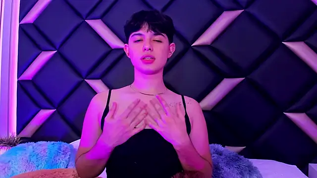 Handsomeboyss19 online show from 15, 10, 2025