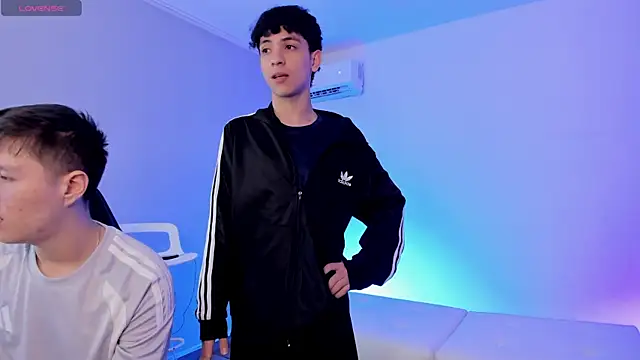 Handsomeboyss19 online show from 13, 5, 2026