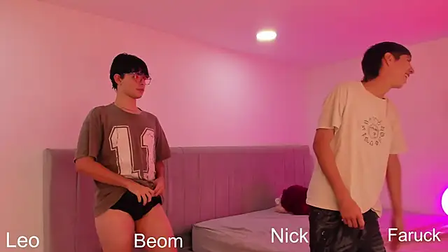 Handsomeboyss19 online show from 12, 9, 2025