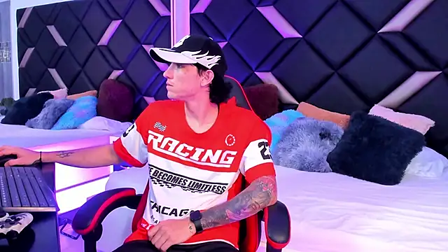 Handsomeboyss19 online show from 18, 10, 2025