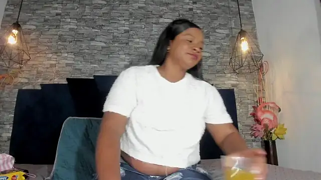 Emily Brown18 online show from 21, 12, 2025