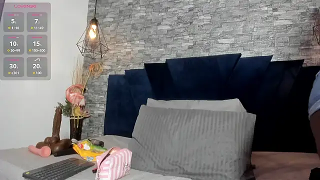 Emily Brown18 online show from 24, 2, 2026