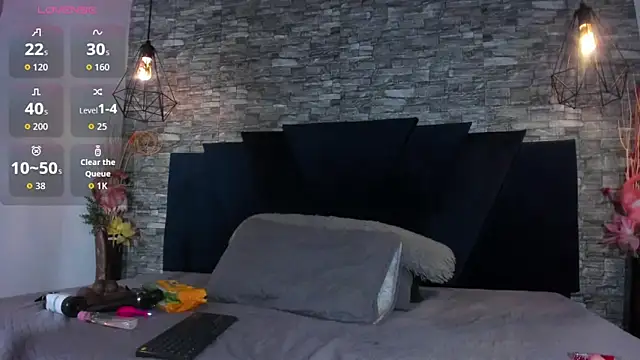 Emily Brown18 online show from 9, 11, 2025