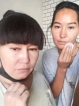 Snapshot of Luu-Lii777 chatting on 9, 10, 2025 Luu-Lii777 online show from 9, 10, 2025