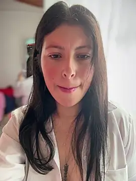 Mia salinass online show from 25, 3, 2026