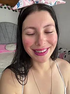 Mia salinass online show from 10, 3, 2026