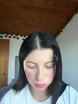 Mia salinass online show from 25, 7, 2026