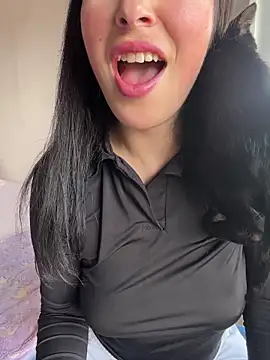 Mia salinass online show from 13, 2, 2026