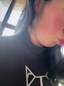Mia salinass online show from 19, 6, 2026