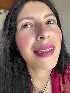 Mia salinass online show from 28, 7, 2026