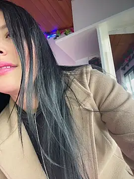 Mia salinass online show from 29, 5, 2026