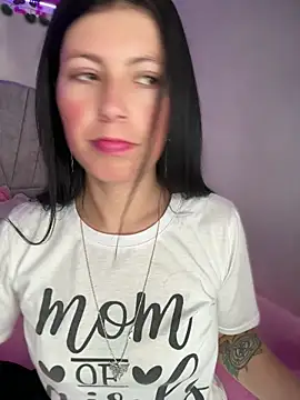 Mia salinass online show from 9, 4, 2026