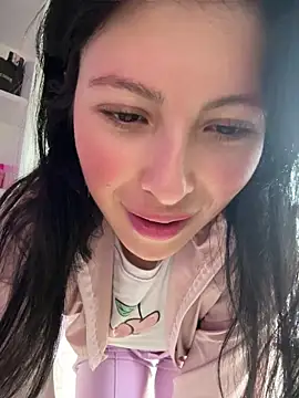 Mia salinass online show from 10, 5, 2026