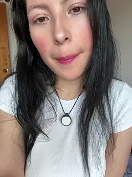 Mia salinass online show from 17, 7, 2026