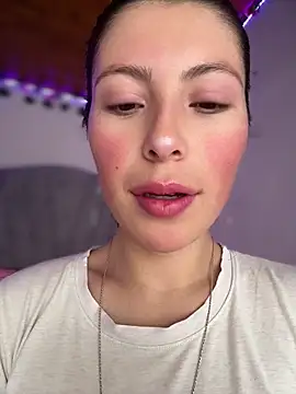 Mia salinass online show from 7, 4, 2026