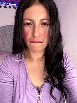 Mia salinass online show from 24, 9, 2025