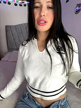 Mia salinass online show from 25, 10, 2025