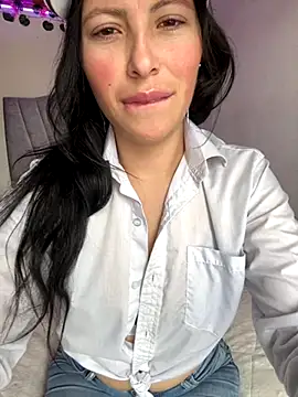 Mia salinass online show from 27, 9, 2025