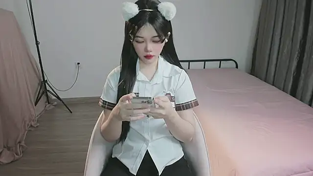 Sparkly Candy online show from 19, 9, 2025