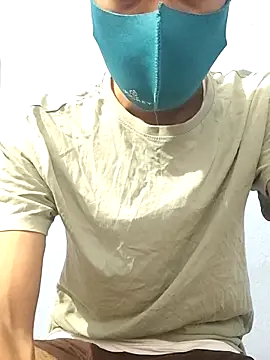 GirlsCrush  online show from 16, 9, 2025