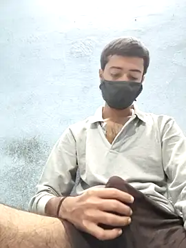 GirlsCrush  online show from 8, 11, 2025