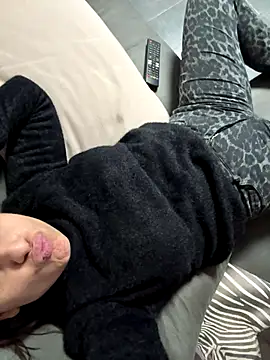 BabyLeopard online show from 20, 10, 2025